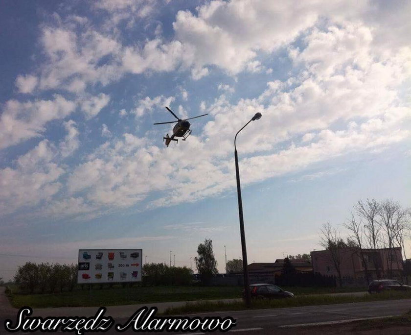 Jechał pod prąd i w samej bieliźnie. Spowodował wypadek