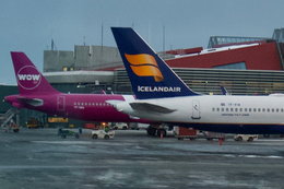 Niemal trzykrotnie więcej pasażerów niż mieszkańców. Jak rozwija się lotnictwo na Islandii