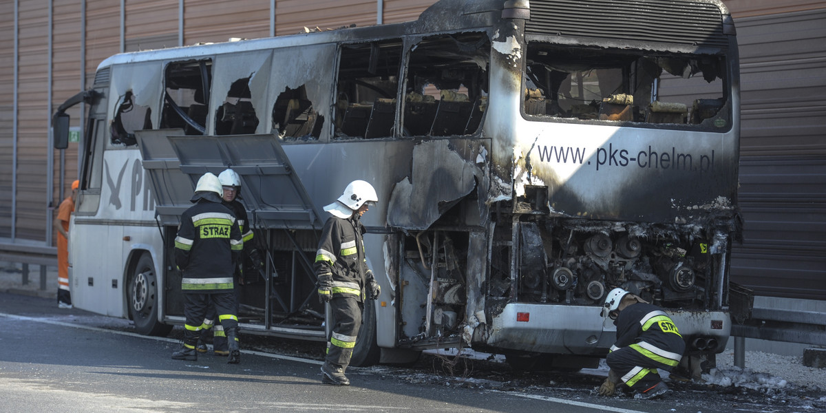 Autokar z dziećmi zapalił się na autostradzie