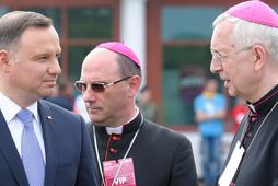 Prezydent Andrzej Duda, prymas Polski abp Wojciech Polak oraz abp Stanisław Gądecki