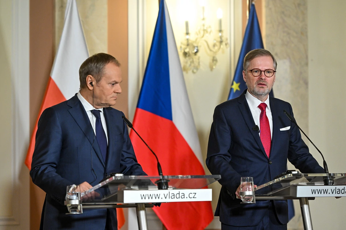  Premier Tusk w Pradze na szczycie Grupy Wyszehradzkiej.