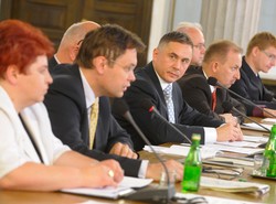 Mularczyk wzywa psychiatrę do Netzla