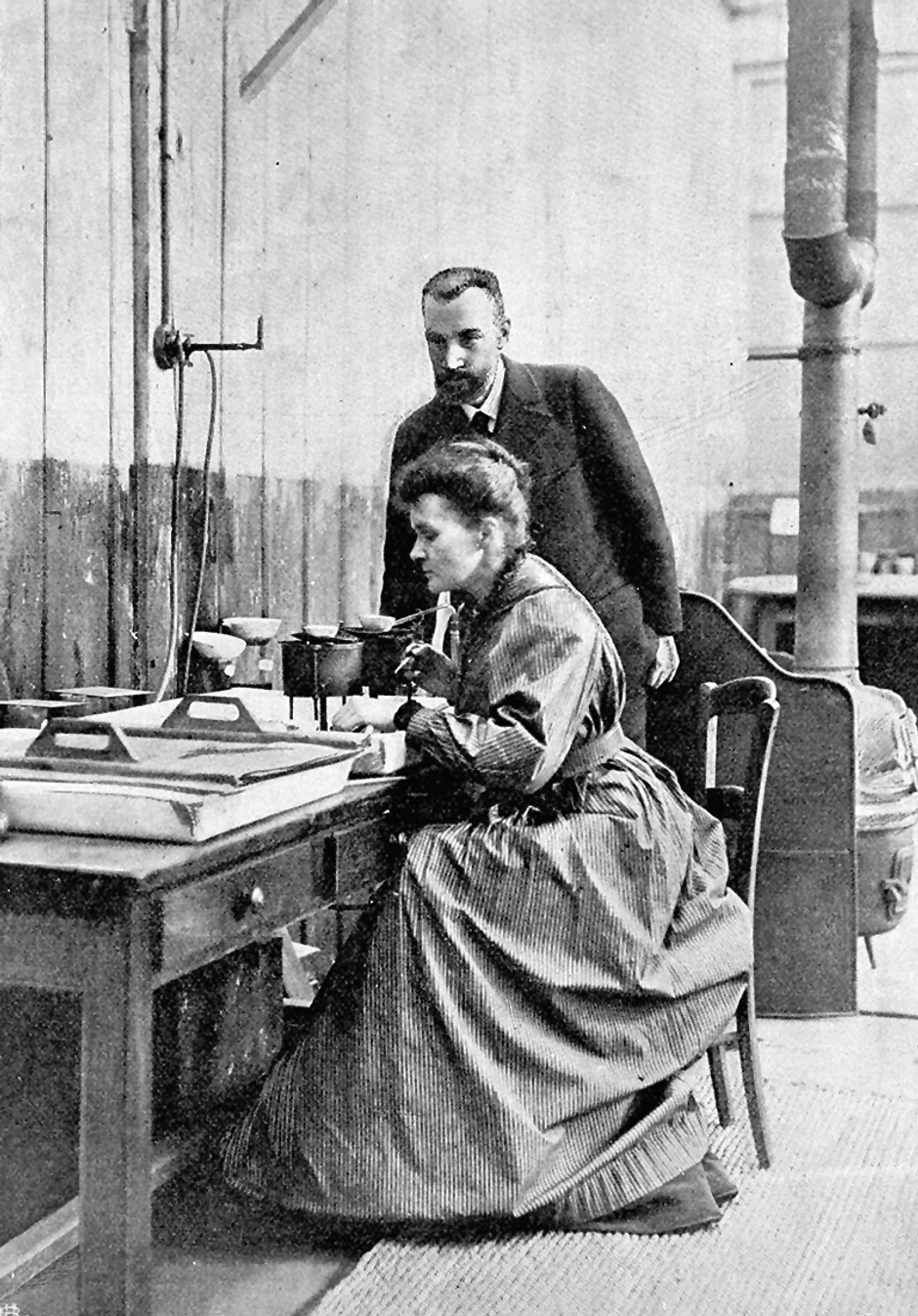 Karijeru je započela 1894. istraživanjem magnetskih svojstava čelika, a iste godine u njen život ušao je Pjer Kiri