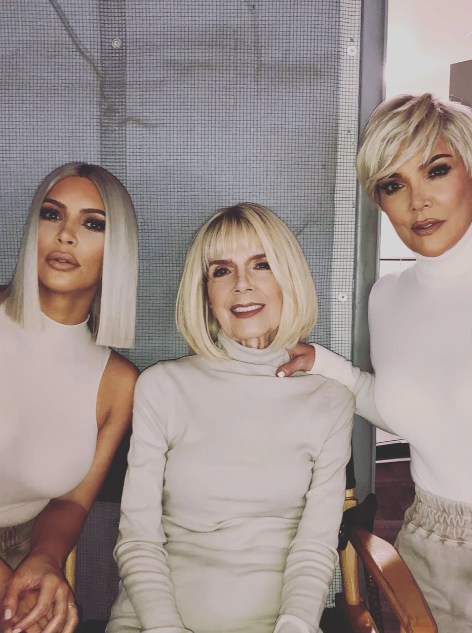 Zomrela babička celebritnej Kim Kardashian.