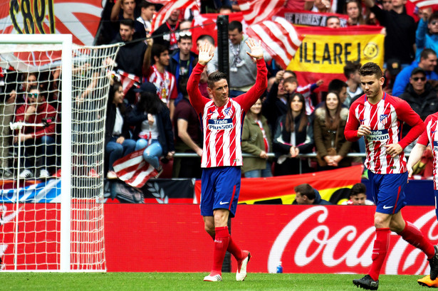 Atletico umocniło się na pozycji wicelidera. Setny gol Fernando Torresa