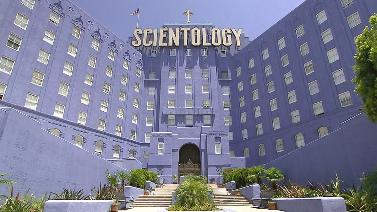 HBO wynajęło 160 prawników, gdy kanał zdecydował się wyemitować "Going Clear: Scientology and The Prison of Belief" (Osiąganie czystości: scjentologia i więzienie wiary), dwugodzinny film dokumentalny oparty na książce Lawrence’a Wrighta. Ta decyzja staje się zrozumiała po obejrzeniu filmu w reżyserii Alexa Gibneya, który pokazano 29 marca.