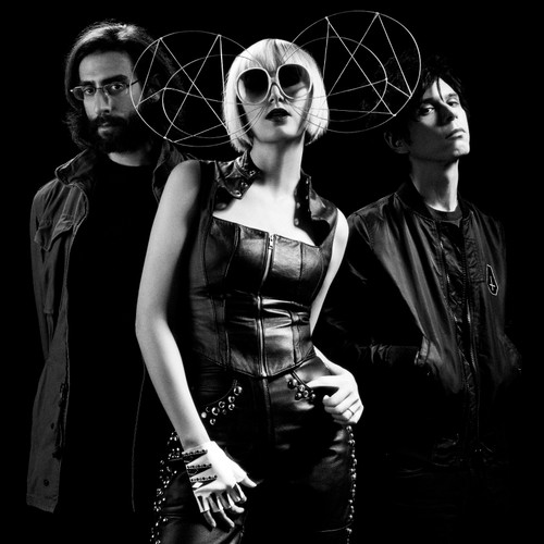 Yeah Yeah Yeahs (foto: Dan Martensen, pomysł: KK Barrett)