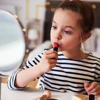 Riasztóan korán lépnek be a lányok a pubertáskorba - tudósok szerint ez az oka