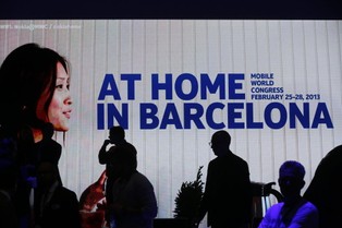 MWC: Europejscy operatorzy sieci mobilnych tną koszty