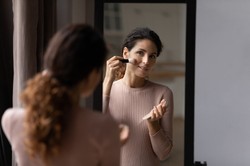 Jak poprawnie konturować twarz? Podpowiadamy krok po kroku