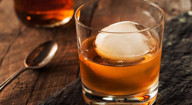 molecular reason to drink whiskey on the rocks