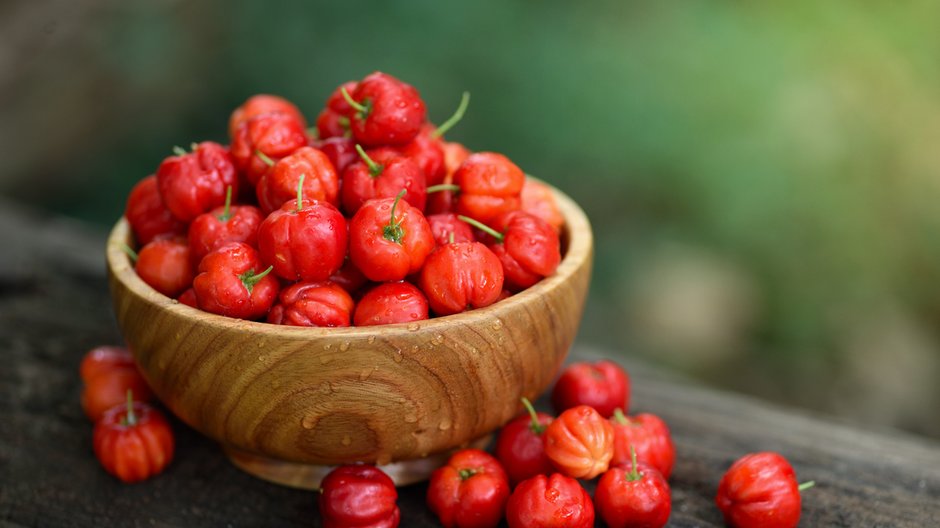 Acerola wzmacnia odporność, skórę i układ krwionośny. Jak ją stosować? /Shutterstock