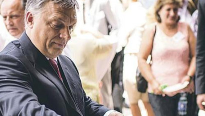 Rágerjedt a házi kolbászra Orbán