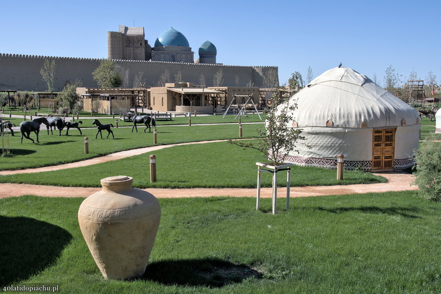 Kazachstan, Mauzoleum Ahmeda Chodży w Turkiestanie