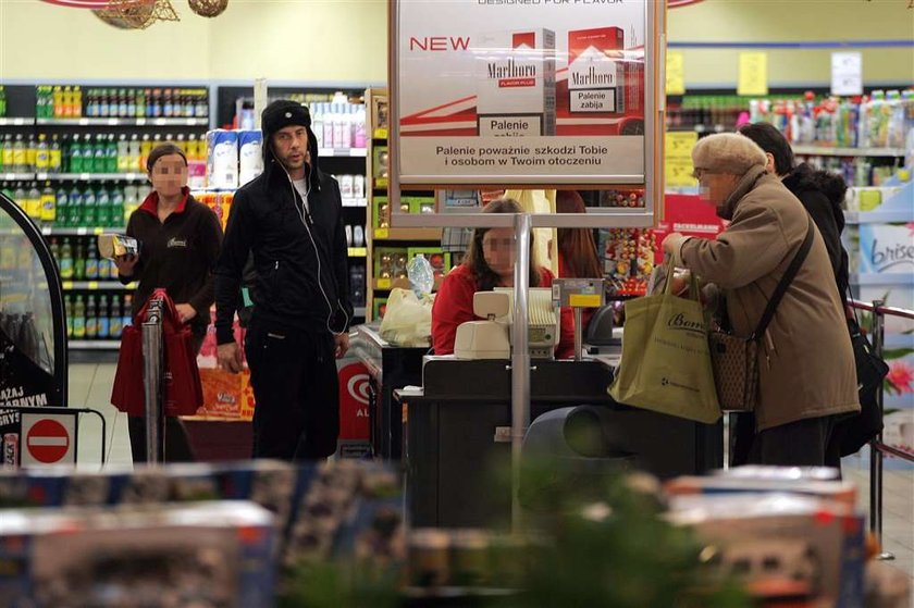 Niegrzeczny Nergal na zakupach. FOTY