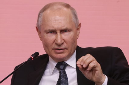 Dedolaryzacja: Putin zachęca do handlu z Rosją w lokalnych walutach