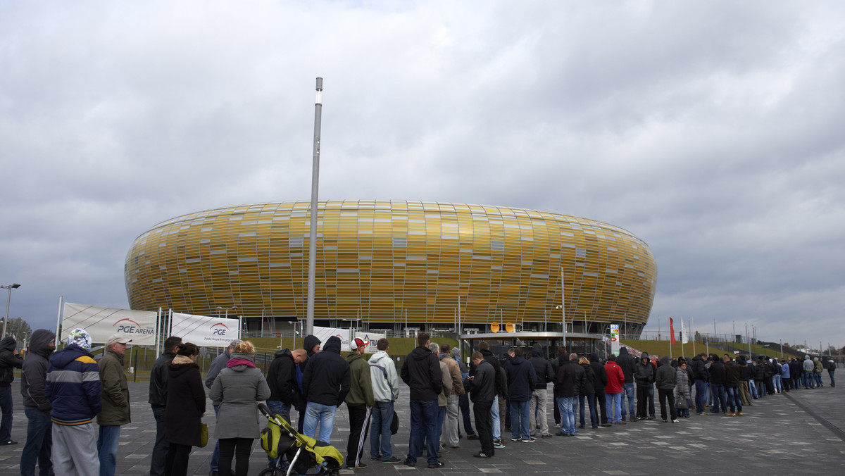 Oba dotychczasowe pojedynki zostały rozegrane w Montevideo - 16 lutego 1986 było 2:2, a obie bramki dla reprezentacji Polski zdobył Krzysztof Baran. 29 listopada 1992 podopieczni trenera Andrzeja Strejlaua wygrali 1:0 po pierwszym i jedynym trafieniu w drużynie narodowej Gęsiora.