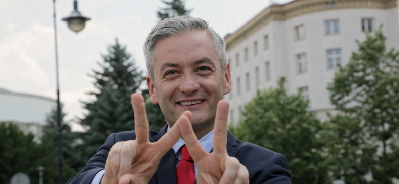 Biedroń: Nie widzę żadnego powodu, żebym dzisiaj miał oddawać mandat europosła