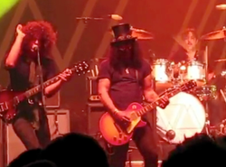 Posłuchaj solowego nagrania Slasha