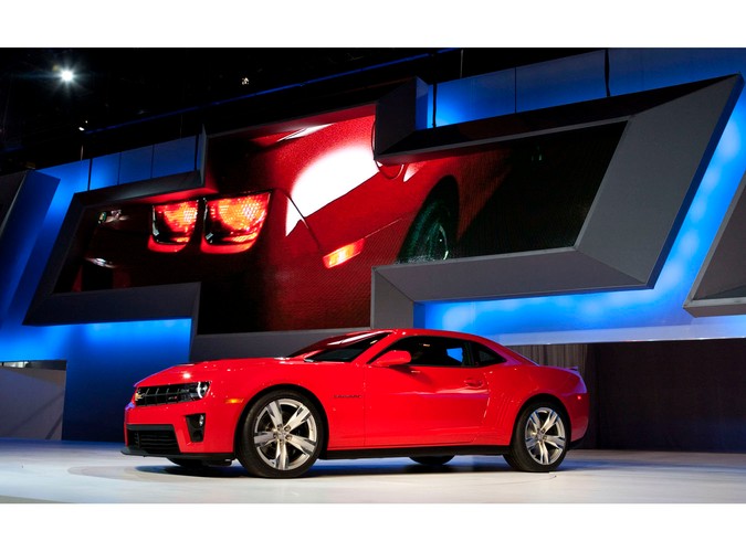 Oto chevrolet camaro ZL1 - amerykańska maszyna do produkcji adrenaliny i palenia opon; zadebiutowała podczas salonu samochodowego w Chicago. Dzięki doładowanemu silnikowi V8, o mocy 550 KM, model camaro ZL1 będzie najszybszym modelem w rodzinie camaro, jaki kiedykolwiek znalazł się w ofercie marki Chevrolet.