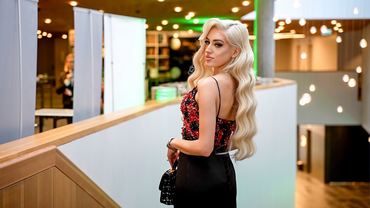 Caroline Derpieński pokazała się bez makijażu. Pozwoliła sobie na taki gest dla tiktokera Jakuba Walewskiego