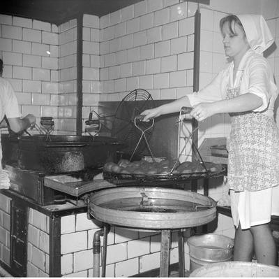 Cukiernia Blikle w Warszawie, tłusty czwartek 1978 roku.