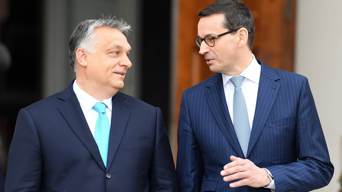 Premierzy Węgier i Polski - Viktor Orban i Mateusz Morawiecki - we wspólnym nagraniu wideo przed węgierskim świętem narodowym 15 marca mówią o przyjaźni polsko-węgierskiej i wspólnej walce dwóch krajów o wolność. Nagranie ukazało się na stronie Orbana na Facebooku.