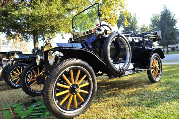 Ford Model T na "Rolling Thru the Ages Car Show" w 2009 r. w Bakersfield, California - fot. Richard Thornton / Shutterstock.com