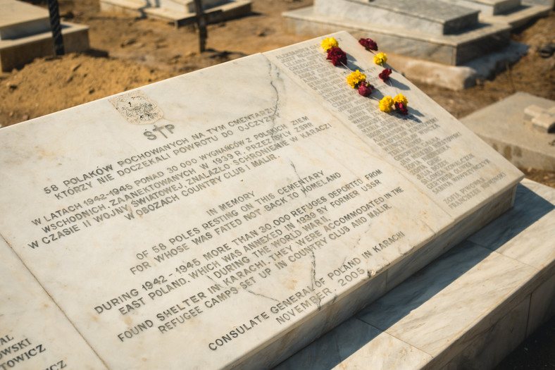 Grób Polaków na cmentarzu w Karaczi