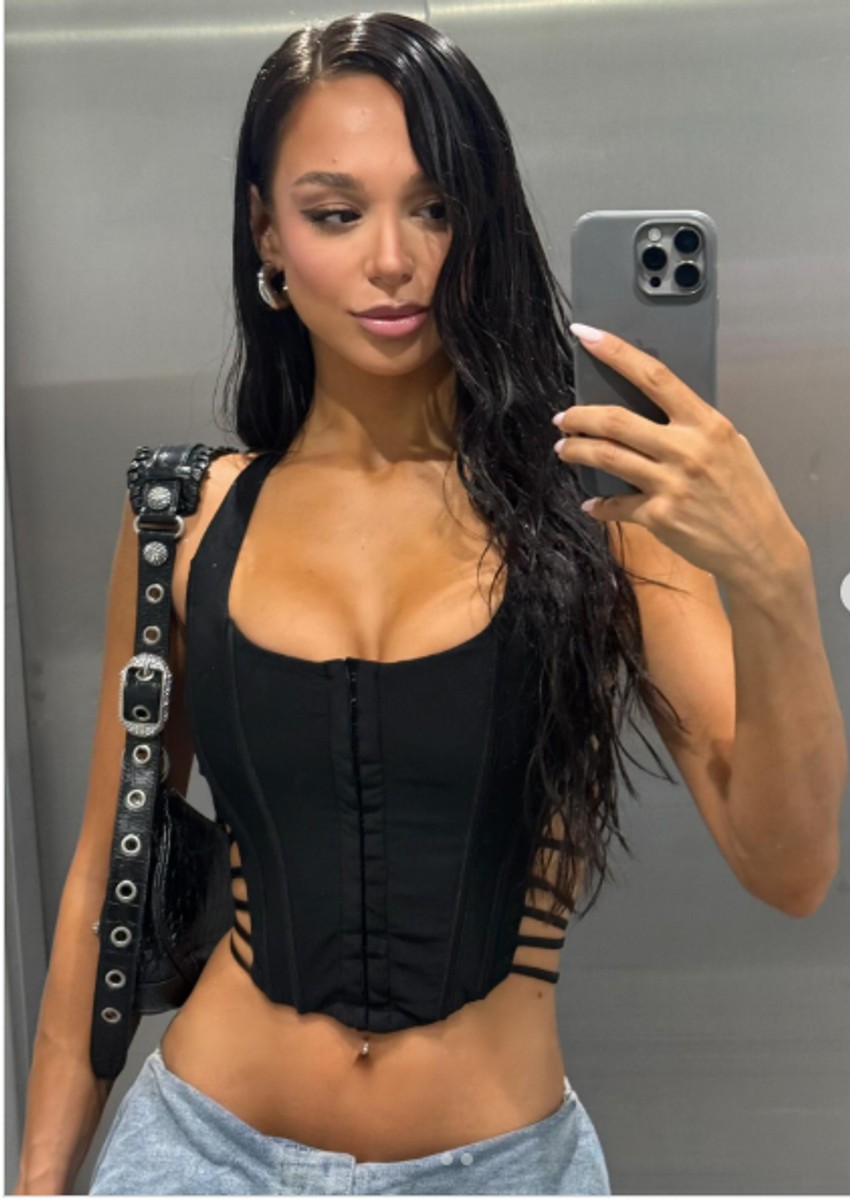 Edita Aradinović pokazala atribute u korsetu