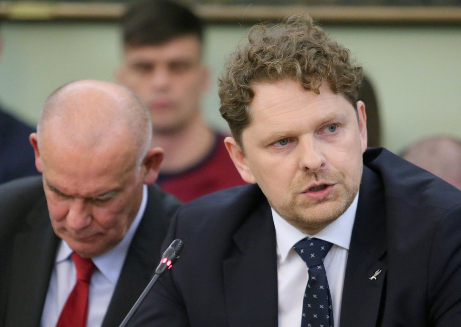 Marek Opioła jest obecnie wiceprezesem NIK. Został powołany na to stanowisko w listopadzie 2019 r. 