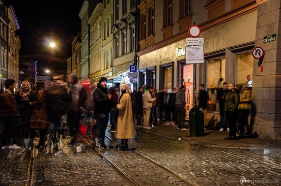 Szewska słynie ze znajdujących się tutaj dyskotek