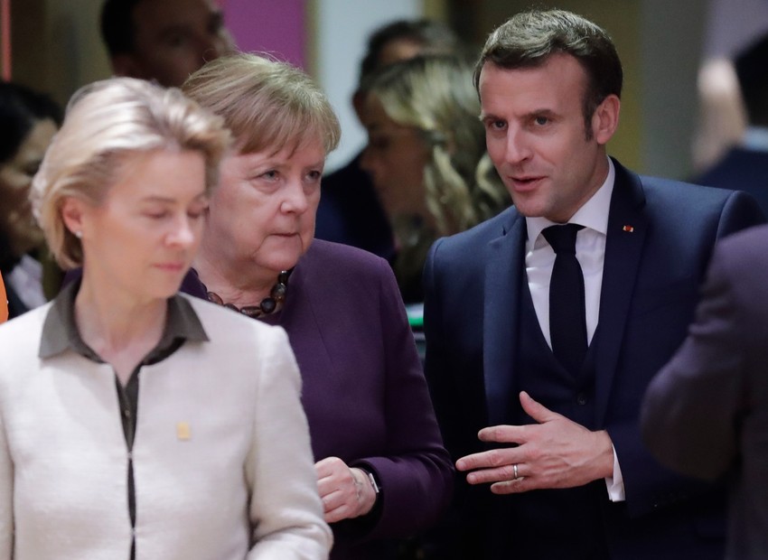 Ursula fon der Lajen, Angela Merkel i Emanuel Makron