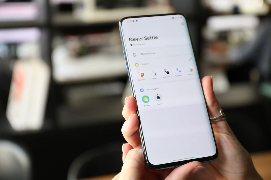 Ekran je svetao i pregledan, među boljima na tržištu