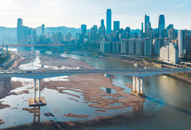 W Chinach susza dotknęła m.in. jeden z dopływów Jangcy, najdłuższej rzeki w Azji