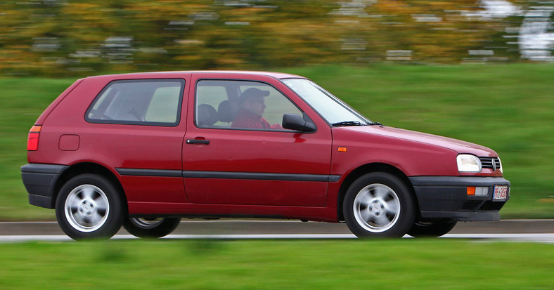 2. Volkswagen Golf III (1991-97) - od 2500 zł 