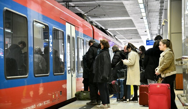 Prokop, železnička stanica, voz, peroni