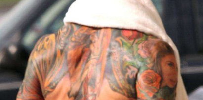 Gwiazdor Hollywood z ogromnym tatuażem na plecach!