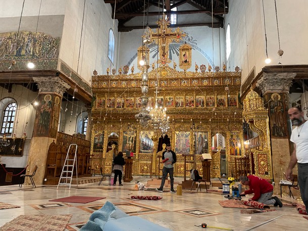 Betlejem. Sprzątanie w bazylice Narodzenia Pańskiego