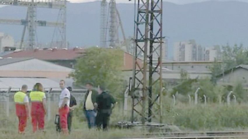 Strašne scene s policijskog uviđaja: Ugljenisano telo visi s električnog stuba