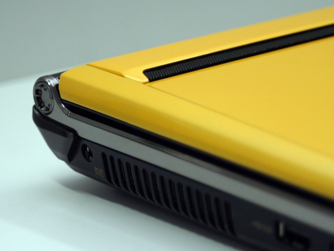 Mała obudowa, małe wentylatory, za duże ciepło