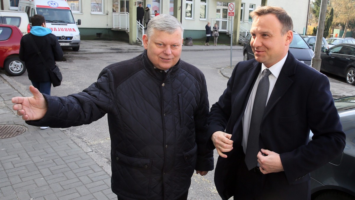 Prezydent Andrzej Duda jest za dokonywaniem rozrachunków z przeszłością, także symbolicznych; tzw. ustawę degradacyjną zawetował z powodu jej mankamentów - podkreślił dziś rzecznik prezydenta Krzysztof Łapiński.