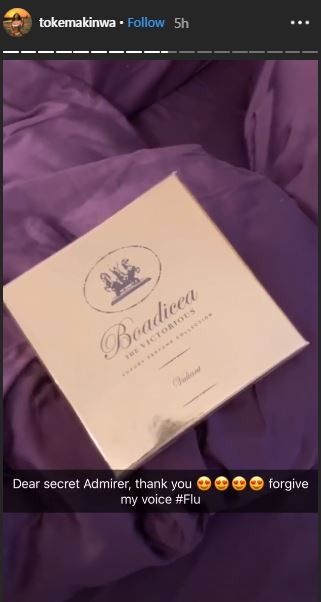 Toke Makinwa gets a perfume gift from a secret admirer[Instagram/TokeMakinwa] 