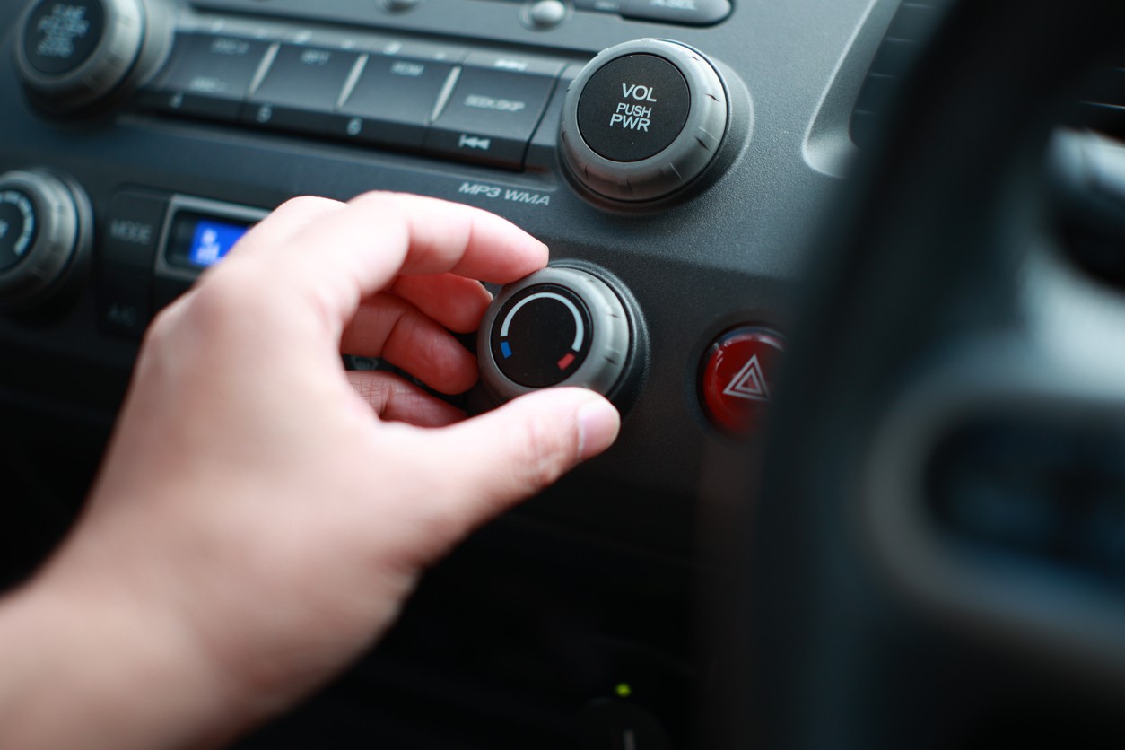 Klimatizácia zvyšuje spotrebu o 5 až 15 percent. Pri jazde na rezerve ju vypnite spolu s vyhrievaním sedadiel a zadného skla.