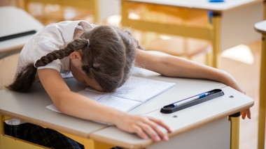 ocena niedostateczna za brak podręcznika? wyjaśniamy, czy to legalne