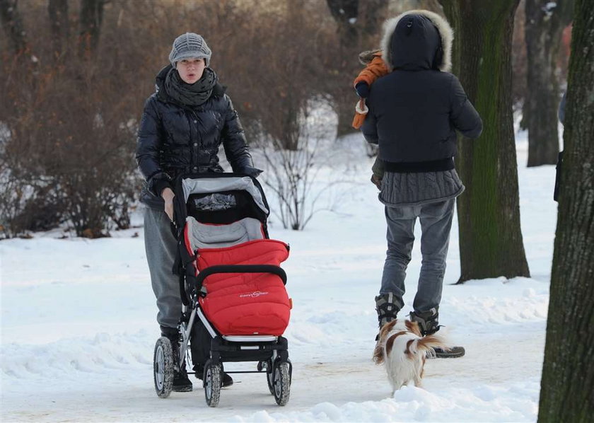 Janiak z rodziną na spacerze. Wszyscy są piękni!