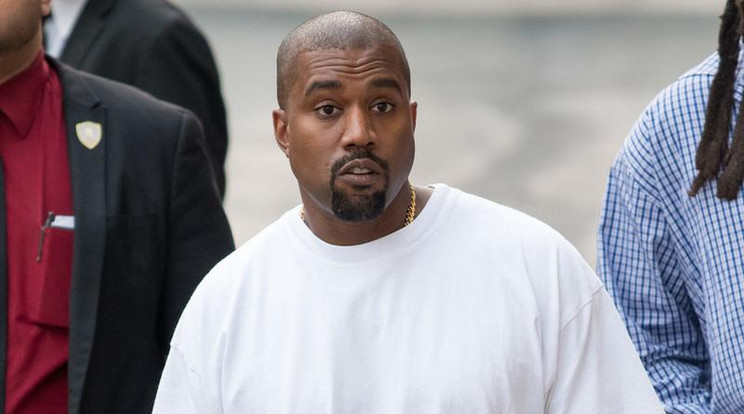 Kanye West vállán aludt kislánya, North / Fotó: Northfoto