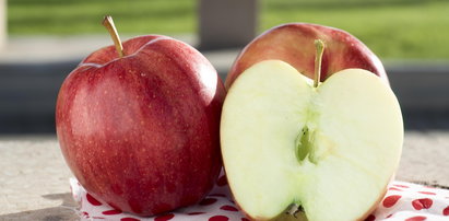 Nie jedz tej części jabłka. To grozi chorobą!