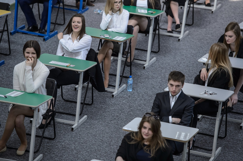 Tegoroczni absolwenci liceów ogólnokształcących są drugim rocznikiem, a tegoroczni absolwenci techników są pierwszym rocznikiem, który zdaje maturę według nowych zasad.