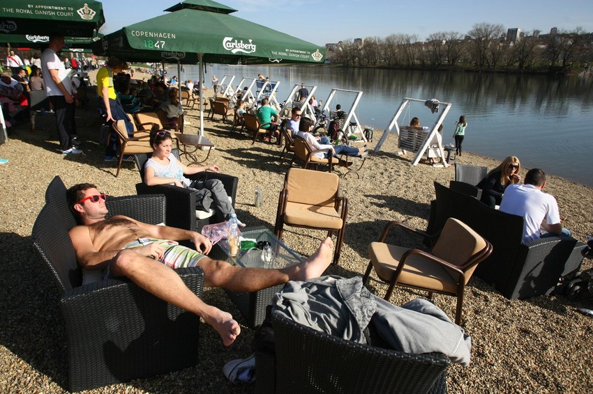 Sunčanje na Adi u februaru